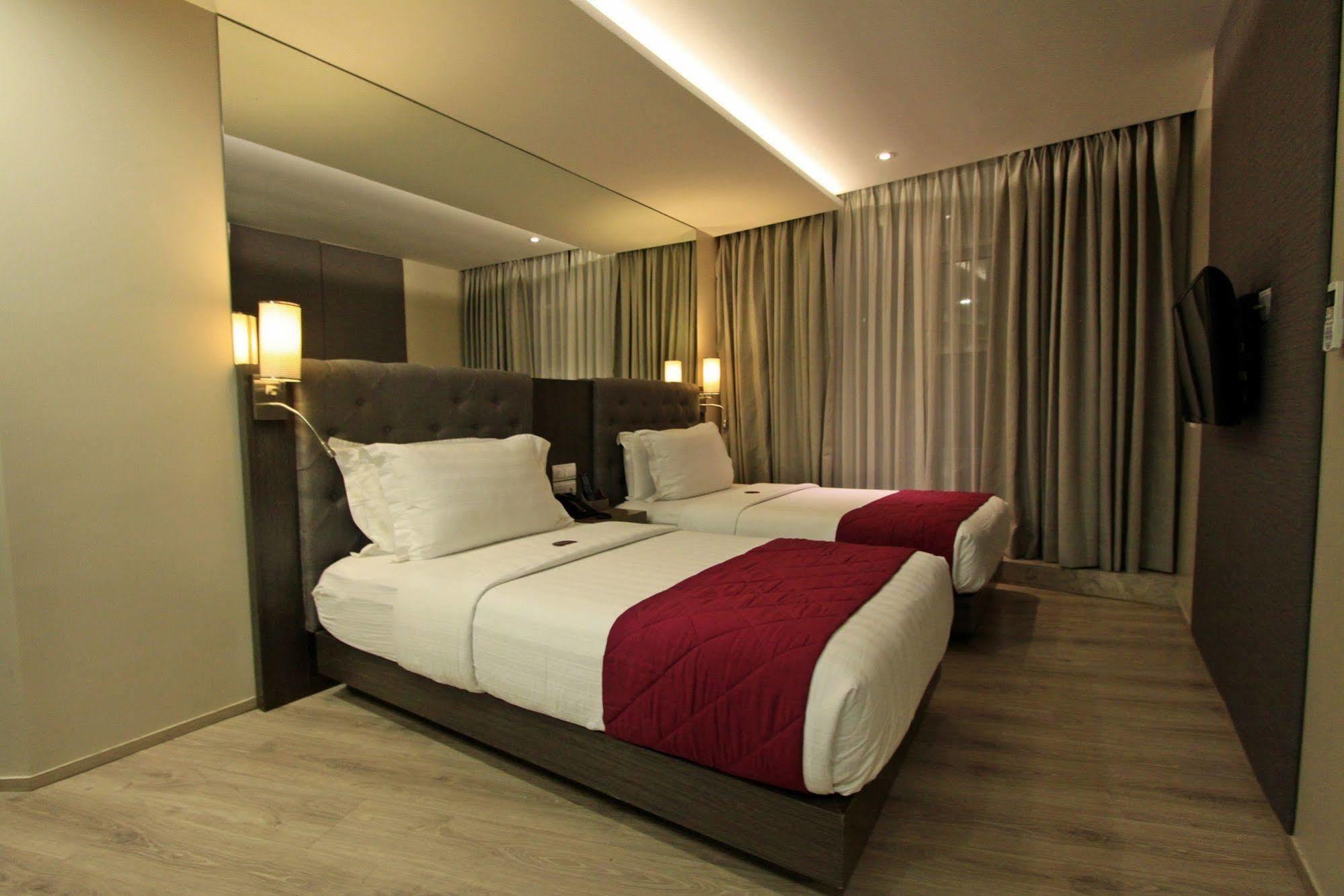 Hotel Xyz Tacloban Kültér fotó