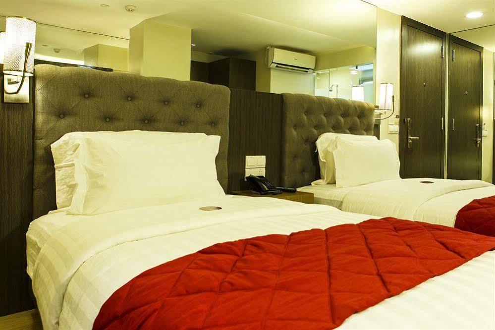 Hotel Xyz Tacloban Kültér fotó